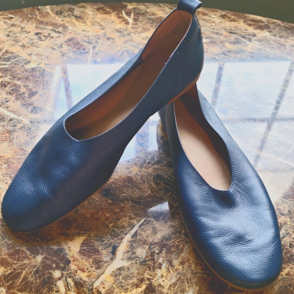 Everlane slip on flat